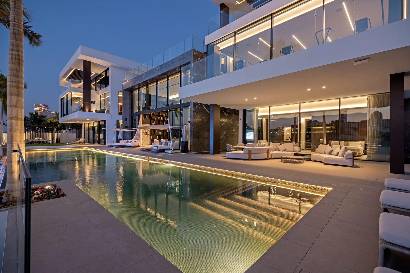 Incredible Custom-Built Villa in Palm Jumeirah